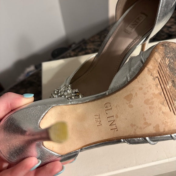 Glint Radiance Lea Silver W/Faux Diamond Accents Peep Toe Pump Heels 7.5 - Picture 6 of 9
